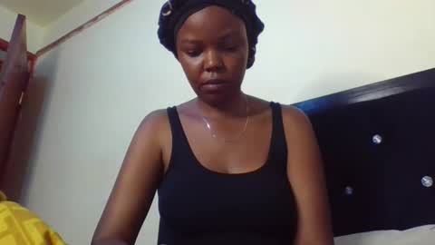 Snapshot of empressvee25 chatting on 04-05-26, 11:18 empress online show from 04-05-26, 11:18