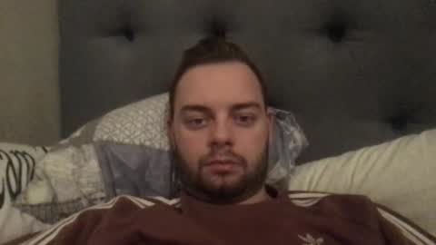 Snapshot of emrelallaren chatting on 01-10-26, 12:01 emrelallaren online show from 01-10-26, 12:01