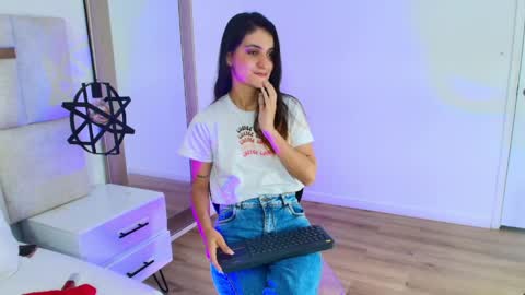 EMY FERRER online show from 04-09-26, 04:34