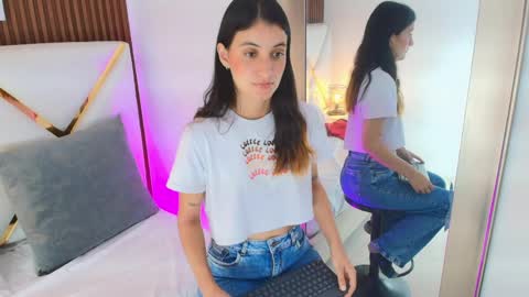EMY FERRER online show from 04-21-26, 03:13