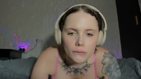 emydeliro online show from 07-19-26, 08:01