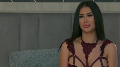 Snapshot of emylaveau chatting on 06-18-26, 05:41 Emy online show from 06-18-26, 05:41