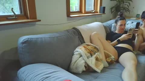 emyxxl online show from 06-12-26, 12:42