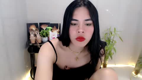 Snapshot of enchantress_mia03 chatting on 06-18-26, 09:14 enchantress_mia03 online show from 06-18-26, 09:14