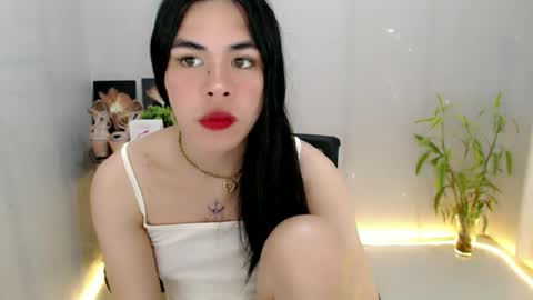 Snapshot of enchantress_mia03 chatting on 06-24-26, 08:02 enchantress_mia03 online show from 06-24-26, 08:02