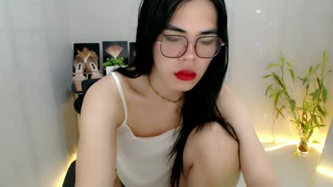 Snapshot of enchantress_mia03 chatting on 06-28-26, 09:32 enchantress_mia03 online show from 06-28-26, 09:32