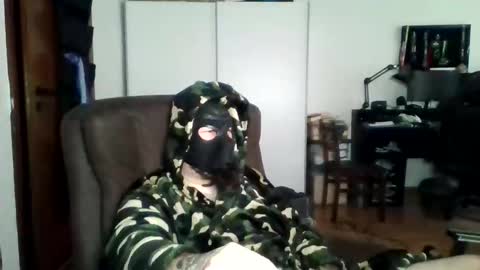 Snapshot of endslaved chatting on 11-25-25, 09:42 endslaved online show from 11-25-25, 09:42