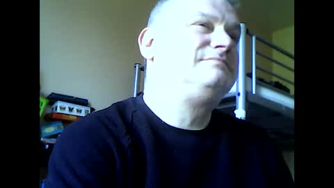 englishguysurrey online show from 04-24-26, 08:28