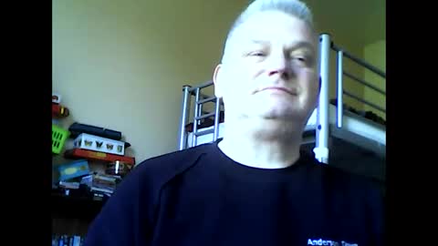 Snapshot of englishguysurrey chatting on 04-30-26, 08:20 englishguysurrey online show from 04-30-26, 08:20