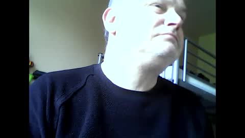 Snapshot of englishguysurrey chatting on 05-06-26, 09:14 englishguysurrey online show from 05-06-26, 09:14