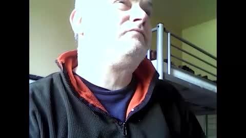 Snapshot of englishguysurrey chatting on 05-10-26, 08:41 englishguysurrey online show from 05-10-26, 08:41