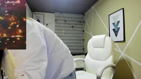 Enma clark online show from 12-22-25, 04:09