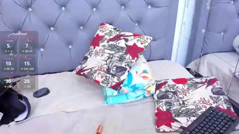 Snapshot of enyelin chatting on 06-14-26, 02:30 Enyenlina online show from 06-14-26, 02:30
