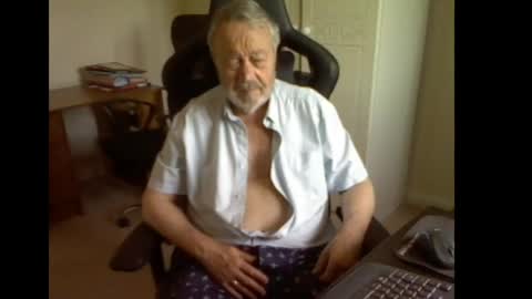 erasmus_d online show from 05-26-26, 10:55
