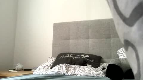 Snapshot of eric123754216 chatting on 05-11-26, 04:04 eric123754216 online show from 05-11-26, 04:04