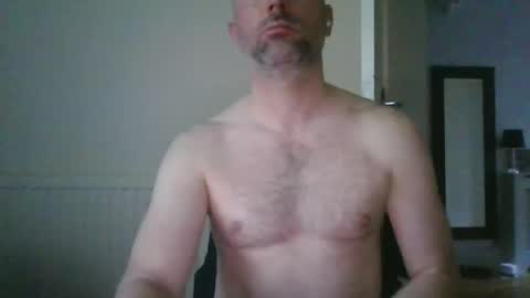eric334418 online show from 11-24-25, 09:09