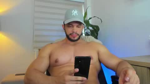 Snapshot of erick_thompson chatting on 06-17-26, 09:05 Erick Thompson online show from 06-17-26, 09:05
