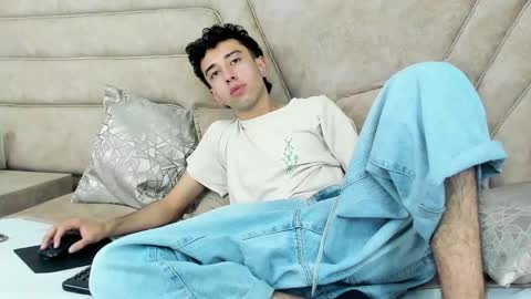 Erick online show from 03-03-25, 04:35