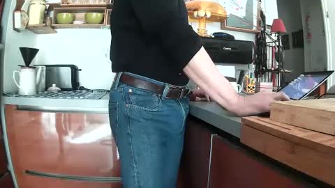 Snapshot of ericstephcam31 chatting on 03-10-25, 12:04 Steph et Eric online show from 03-10-25, 12:04