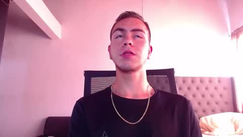 Snapshot of erik_rodriguez chatting on 01-15-26, 02:43 Erik rodriguez online show from 01-15-26, 02:43