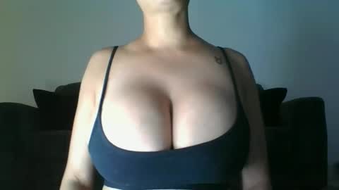 erin2025 online show from 04-21-26, 06:41