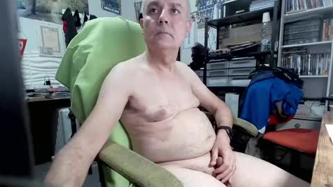 Snapshot of ernello chatting on 06-05-26, 12:33 ernello online show from 06-05-26, 12:33