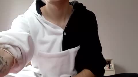 Snapshot of ernest_ice chatting on 03-27-26, 11:10 Ernest online show from 03-27-26, 11:10