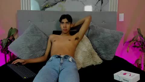 Snapshot of eros_lux1 chatting on 04-09-26, 12:10 Eros Lux1 online show from 04-09-26, 12:10