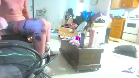 Snapshot of erotica_angel chatting on 06-05-26, 08:31 Nikki Erotica online show from 06-05-26, 08:31