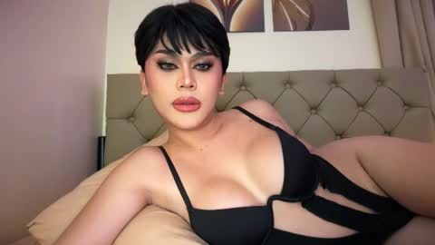 monica online show from 06-18-26, 06:45