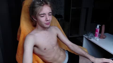 Snapshot of ervi_ chatting on 06-13-26, 10:51 ERV1II online show from 06-13-26, 10:51