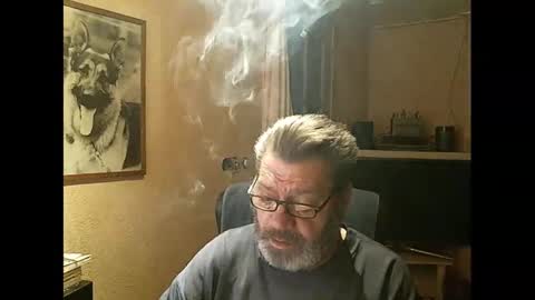 Erwins room welcome sound on online show from 02-08-25, 01:11