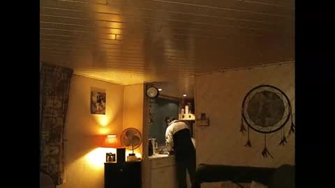 Erwins room welcome sound on online show from 02-09-25, 08:34