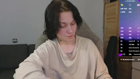 Snapshot of esajukyy chatting on 04-20-26, 04:32 esajukyy online show from 04-20-26, 04:32