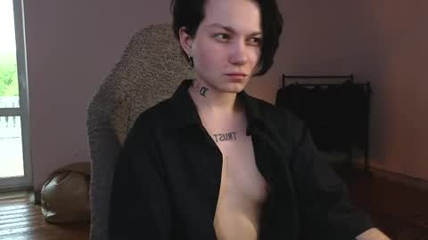 Snapshot of esajukyy chatting on 06-08-26, 01:11 esajukyy online show from 06-08-26, 01:11