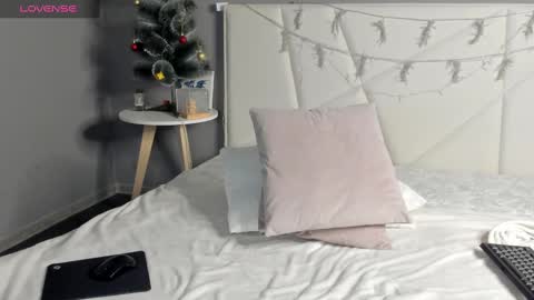 Snapshot of esme_runn chatting on 01-18-25, 10:17 Esme Runn online show from 01-18-25, 10:17