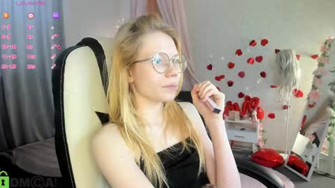 Esme Runn online show from 05-05-26, 03:03