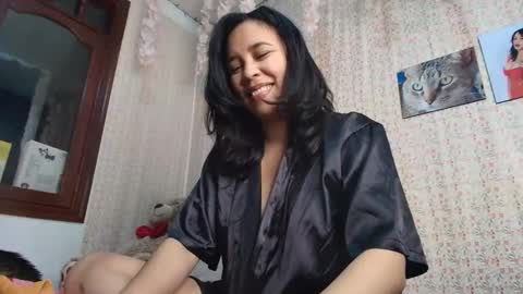 Snapshot of esmerald_1111 chatting on 01-08-26, 03:03 Esmeralda online show from 01-08-26, 03:03