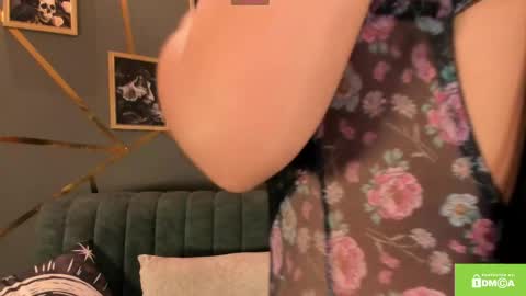 Esmeralda online show from 04-19-26, 08:00