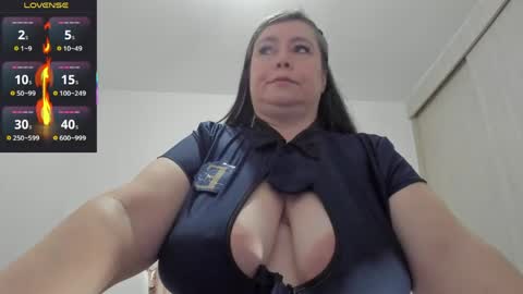 Snapshot of esmeraldo_mfc chatting on 04-21-26, 10:12 Esmeralda online show from 04-21-26, 10:12