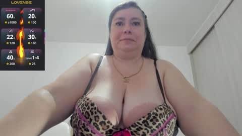 Snapshot of esmeraldo_mfc chatting on 05-14-26, 10:27 Esmeralda online show from 05-14-26, 10:27
