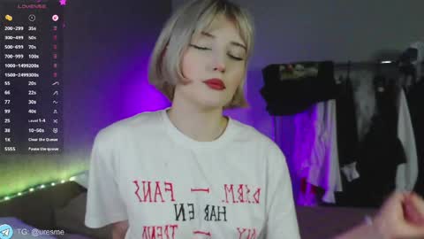 Esme online show from 05-21-26, 02:24