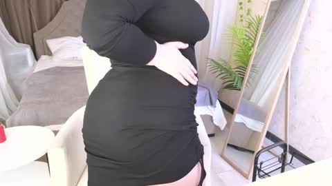 Snapshot of essensual_ chatting on 05-06-26, 01:47 Ava online show from 05-06-26, 01:47