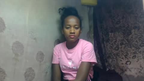 Snapshot of estancelee chatting on 06-20-26, 10:40 estancelee online show from 06-20-26, 10:40