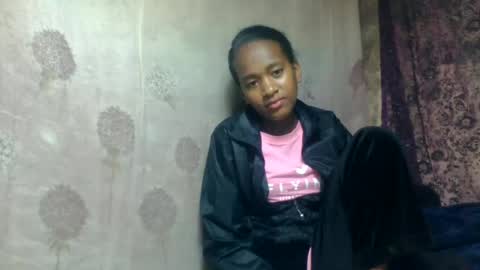 Snapshot of estancelee chatting on 06-21-26, 01:13 estancelee online show from 06-21-26, 01:13