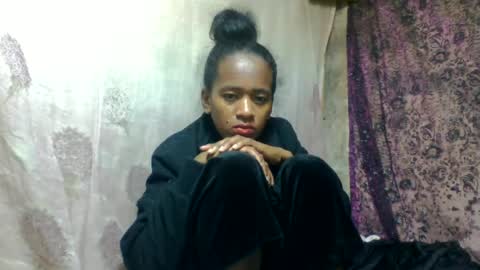 Snapshot of estancelee chatting on 06-22-26, 03:47 estancelee online show from 06-22-26, 03:47