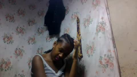 Snapshot of estancelee chatting on 07-27-26, 10:44 estancelee online show from 07-27-26, 10:44