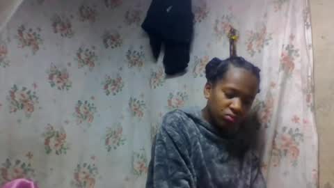 Snapshot of estancelee chatting on 07-30-26, 06:45 estancelee online show from 07-30-26, 06:45