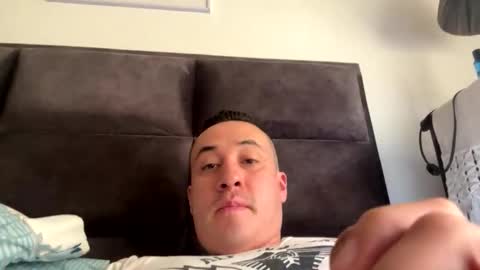 Snapshot of esteban121222 chatting on 01-11-26, 01:16 esteban121222 online show from 01-11-26, 01:16