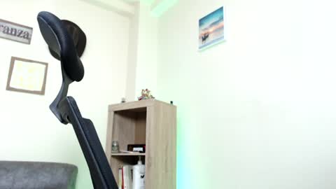Esteban Fernandez online show from 06-18-26, 05:08